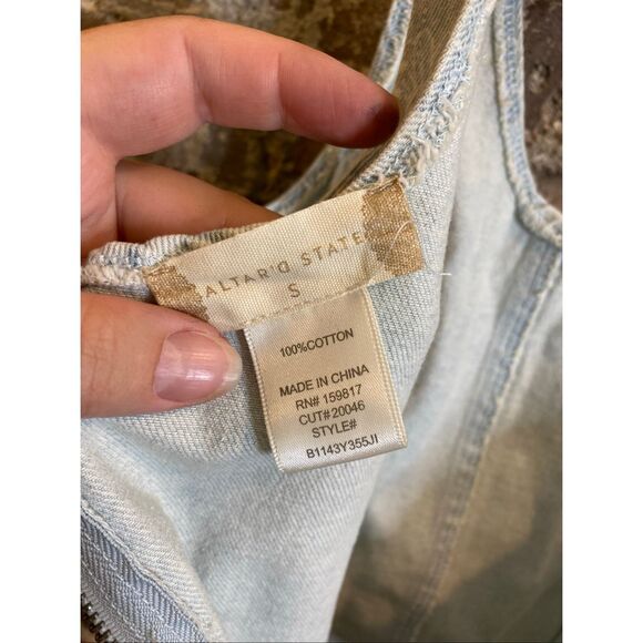 ALTAR’D STATE • Light Blue/White Floral Denim Jean Full Zip Back Sleeveless Crop - Picture 7 of 12